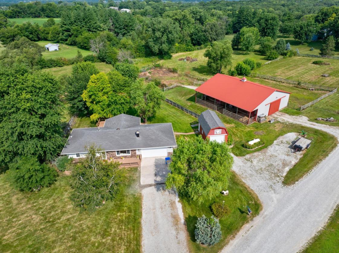 Turnkey Horse Property between Indianola + Norwalk - photo 1