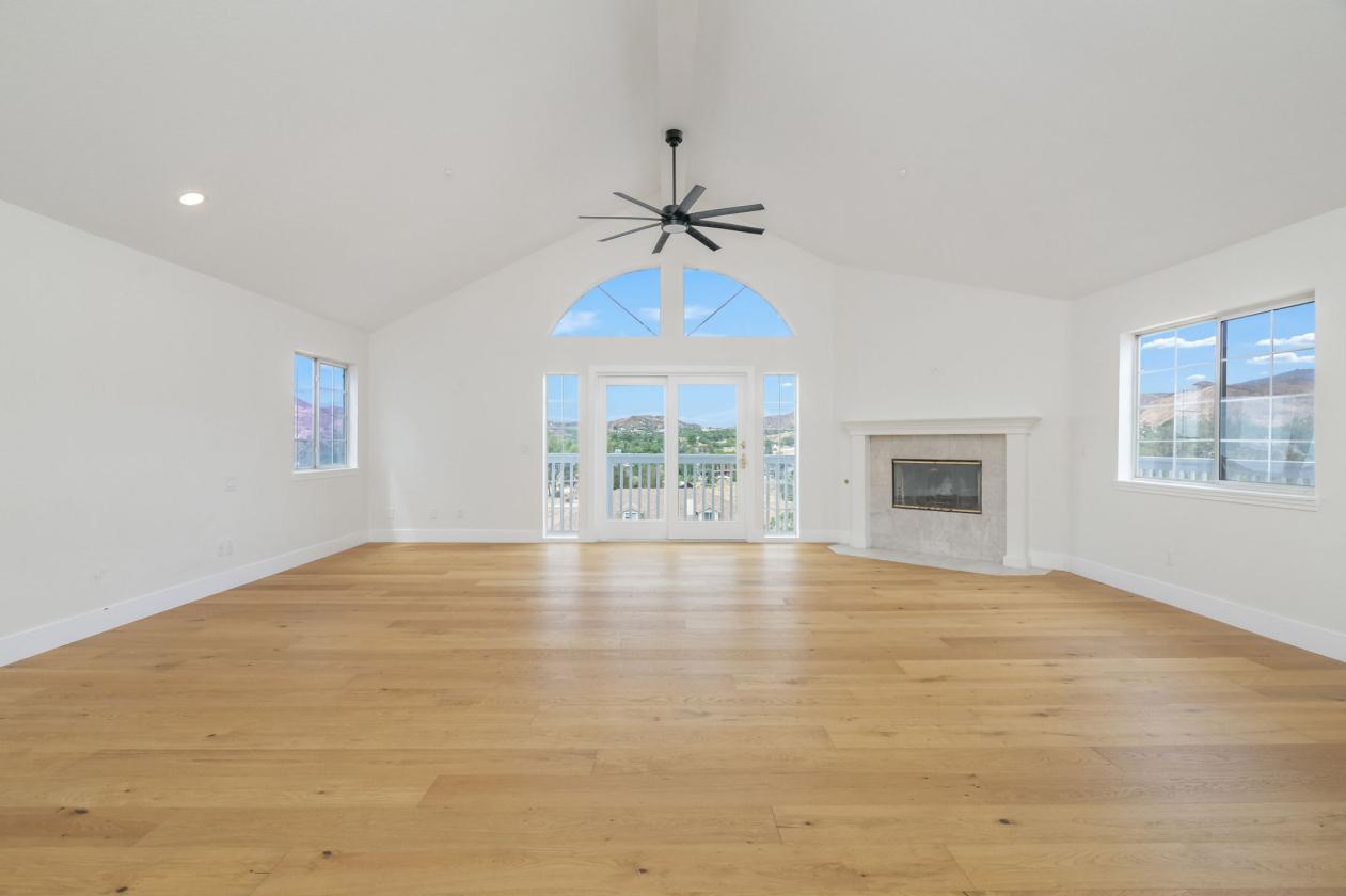Expansive 5-Acre Estate - photo 19