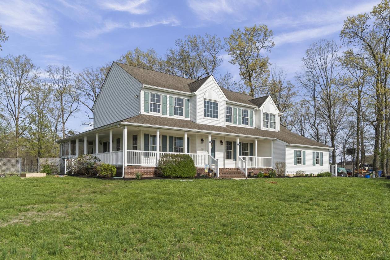 Horse Property for sale.