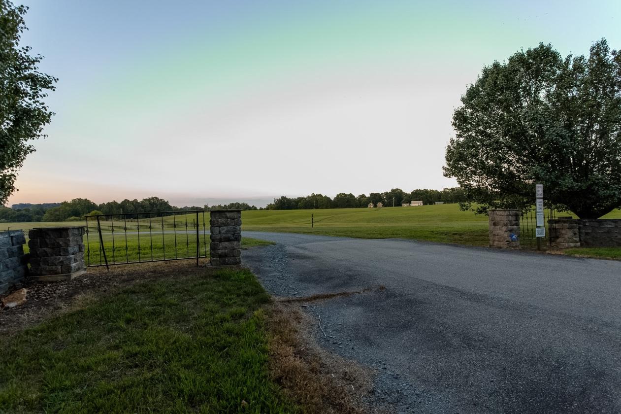Heated Indoor 67 Acre Horse Training Facility - photo 23