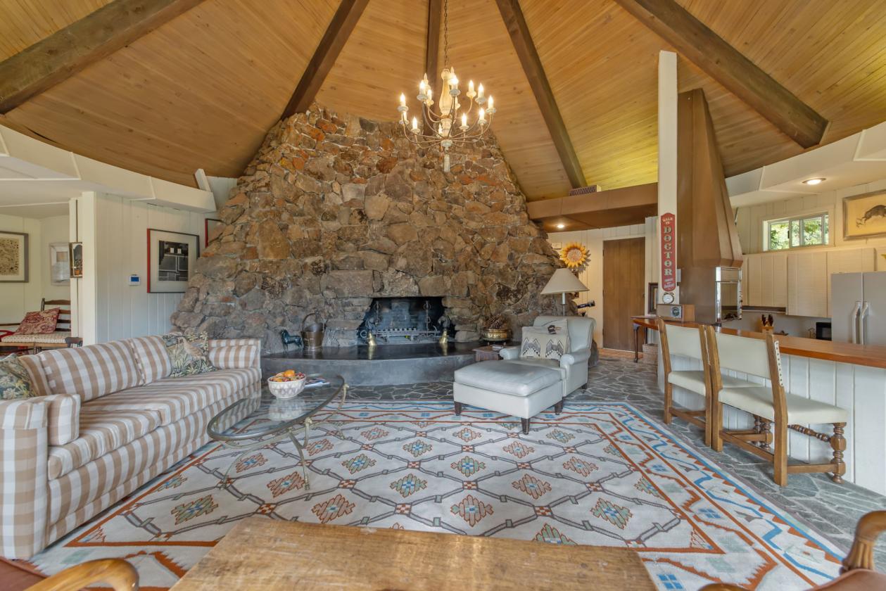 200 acres, two Harry Gesner homes, foothills - photo 16