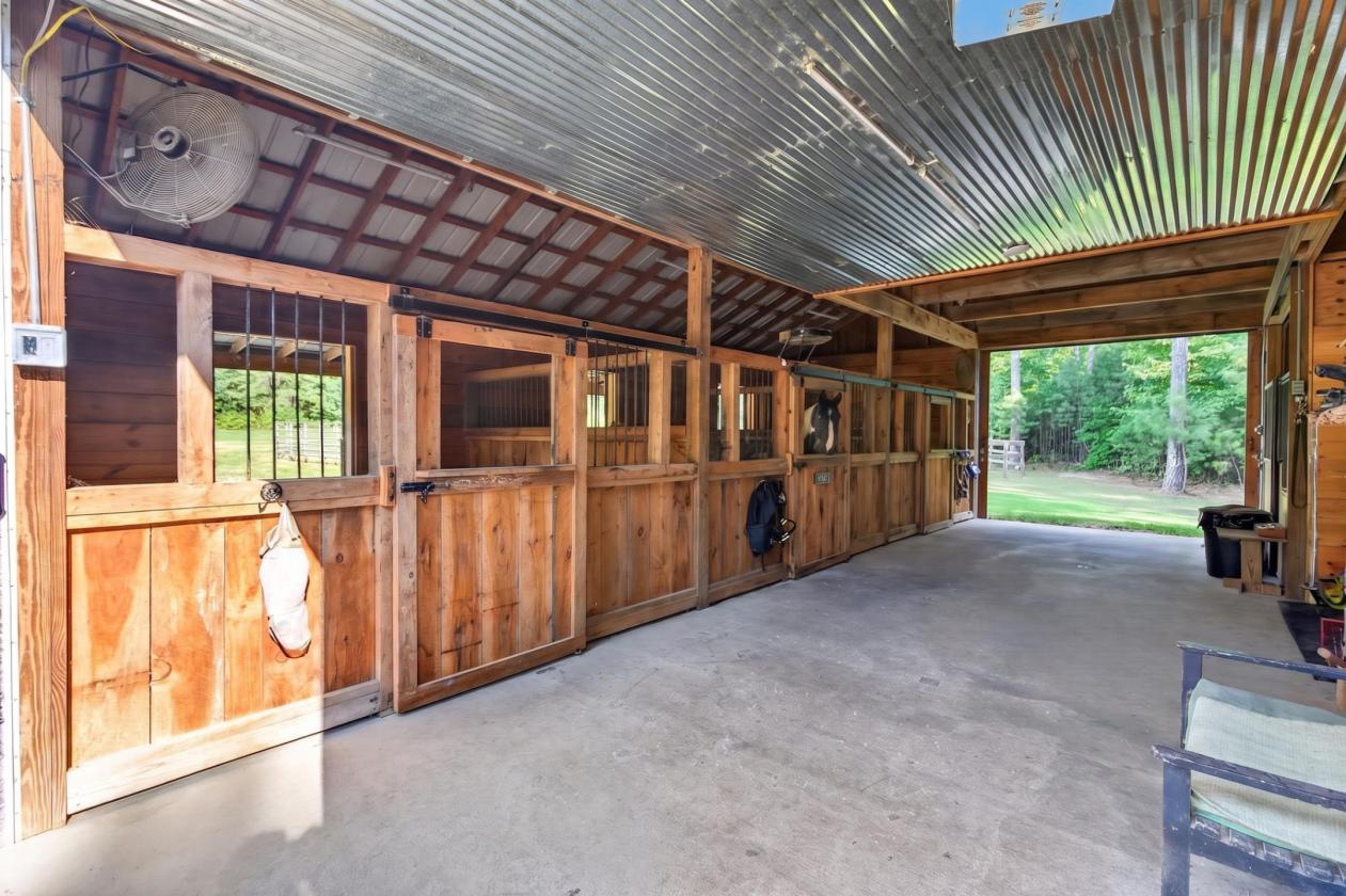 Luxury Horse Estate | Pool & Mountain Views - photo 10