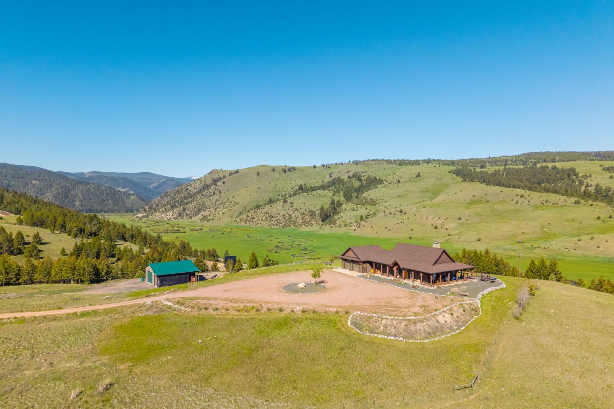 Extraordinary 13.27-Acre Mountain Retreat - photo 3