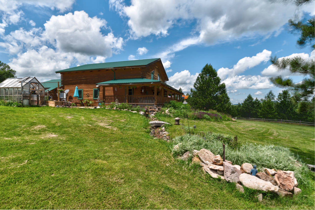 Black Hills Beautiful Horse Property with so Many Options!! Whitewood