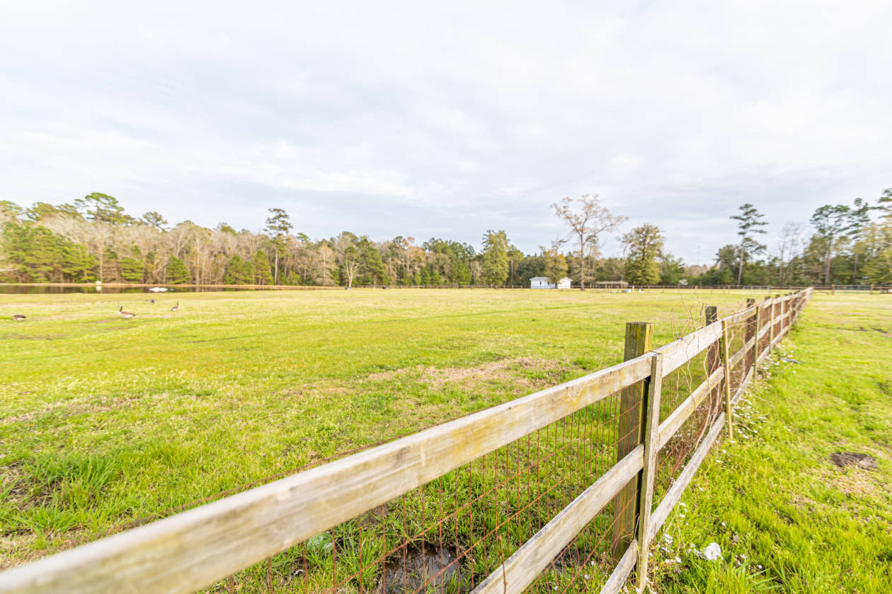 Arcola Equestrian Farm convenient to Savannah, Pembroke