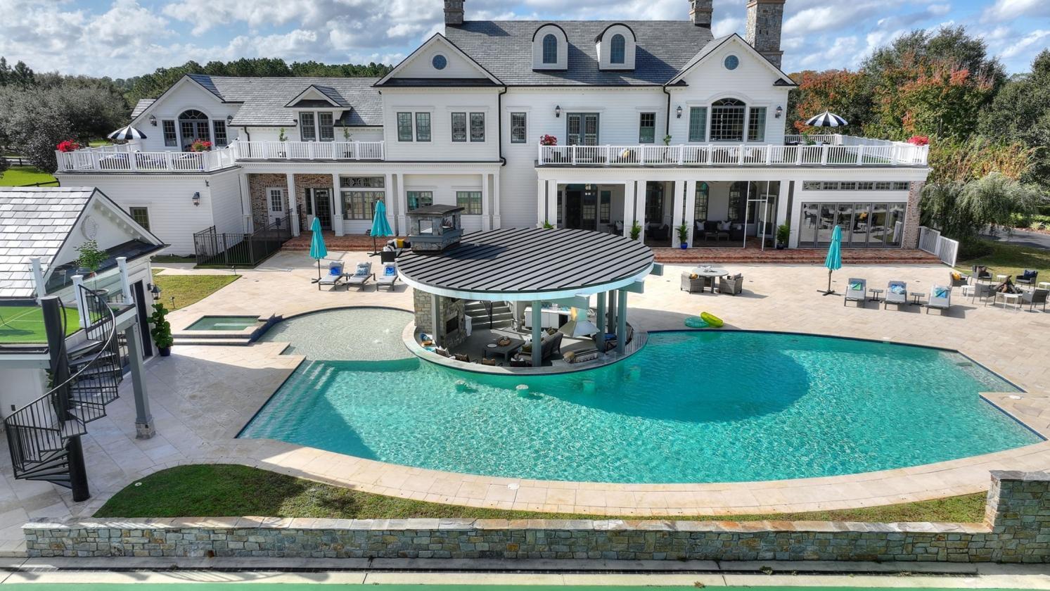 Zoelyon | Equestrian Estate with 5 Stall Barn - photo 15
