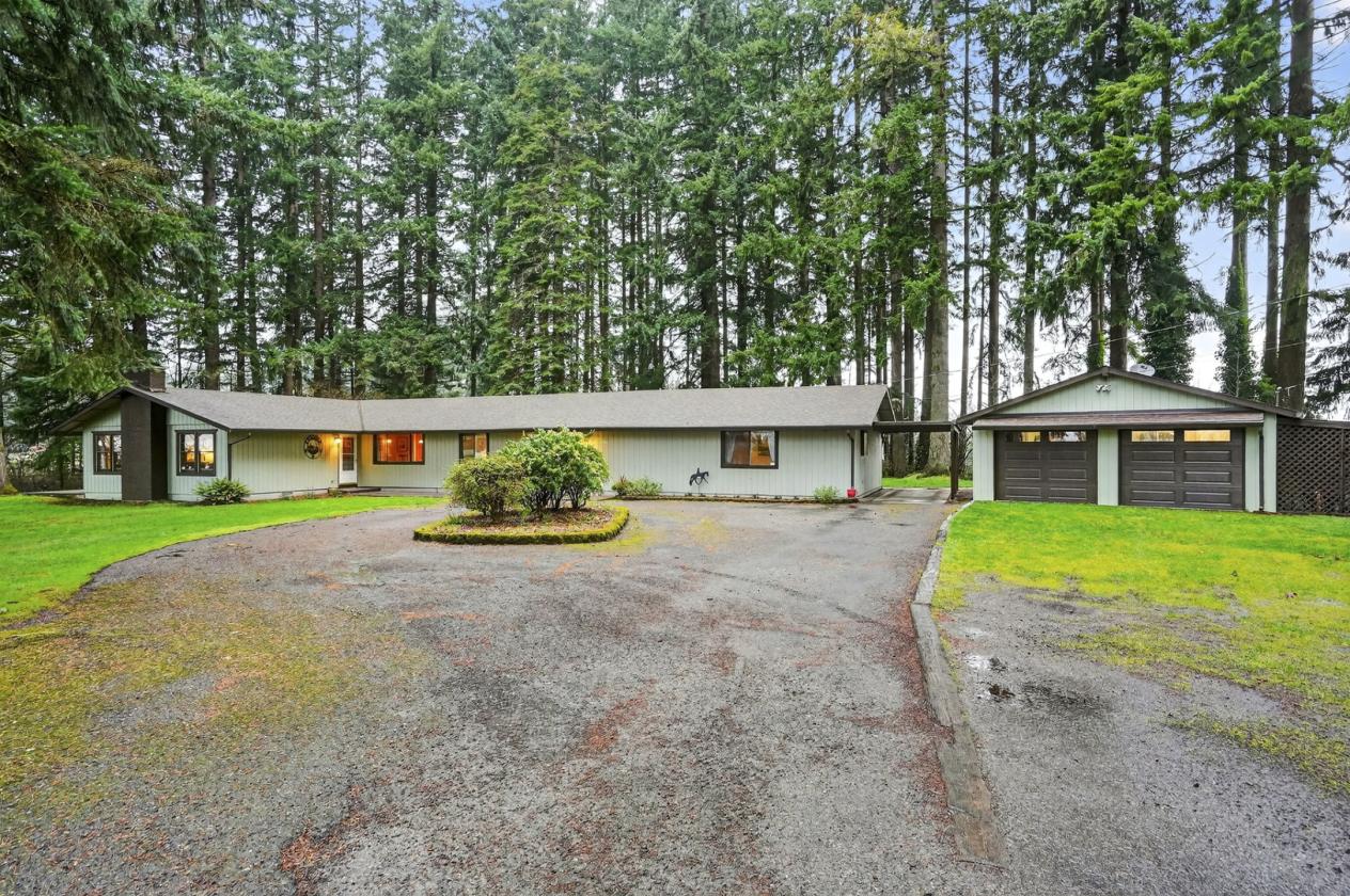 Huge Arena, Ample Pasture & Spacious Home - photo 11