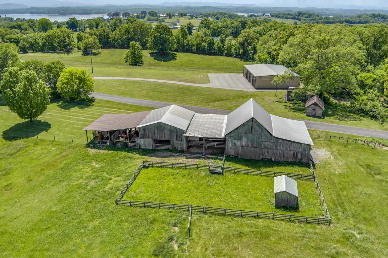 Beautiful log home on 33.95 acres - photo 5