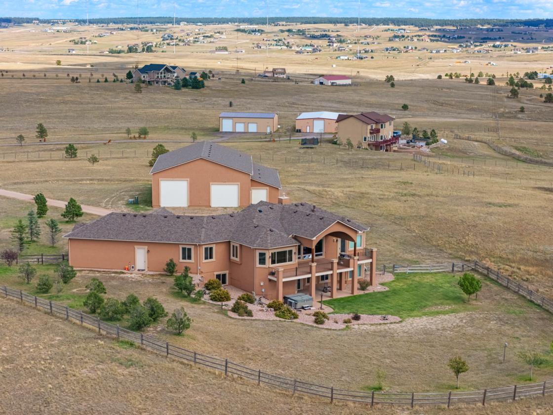 Gorgeous Mountain Contemporary Home on 35 Acres - photo 27