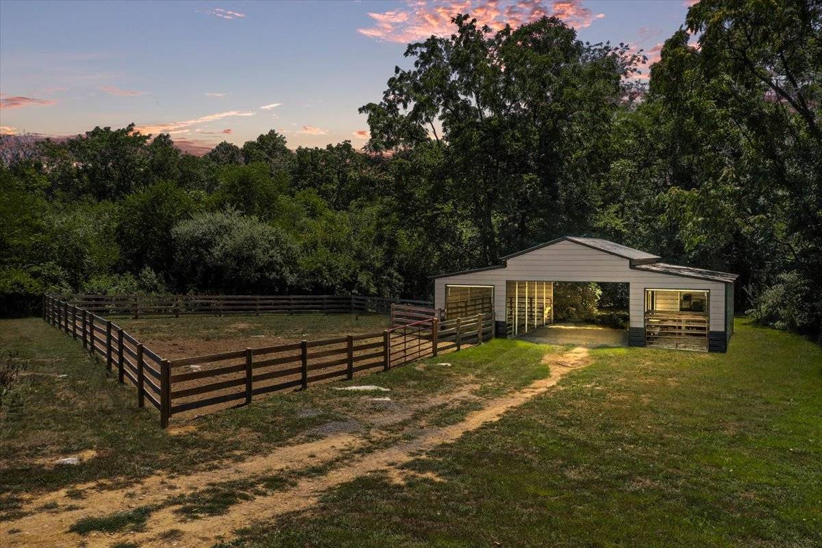 Horse Property for sale.