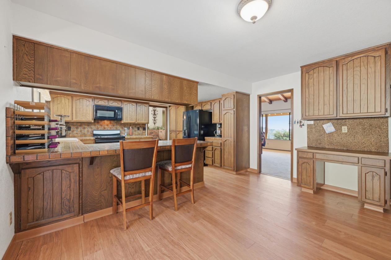 Private Ranch Style Home With Room for Horses - photo 11