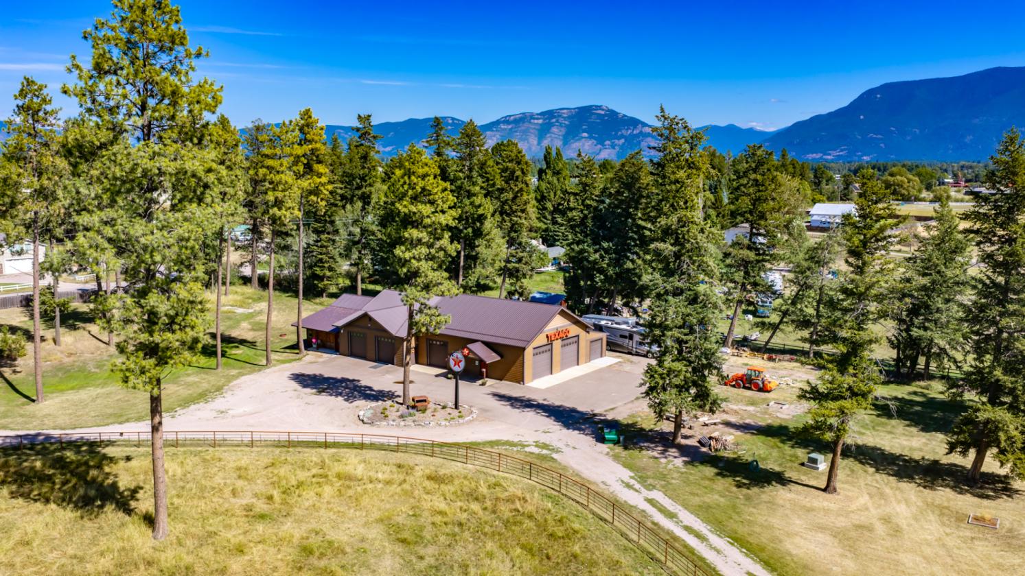 Where Montana grit meets refined country living - photo 5