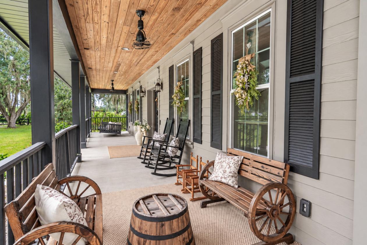 Restored 90s Chic Equestrian Estate - photo 14