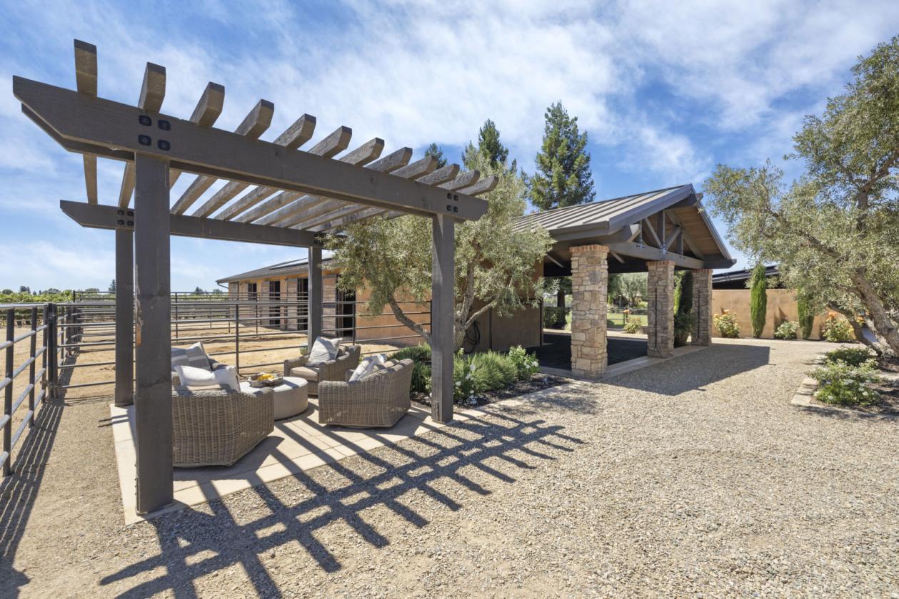 Luxury Equestrian Estate - photo 27