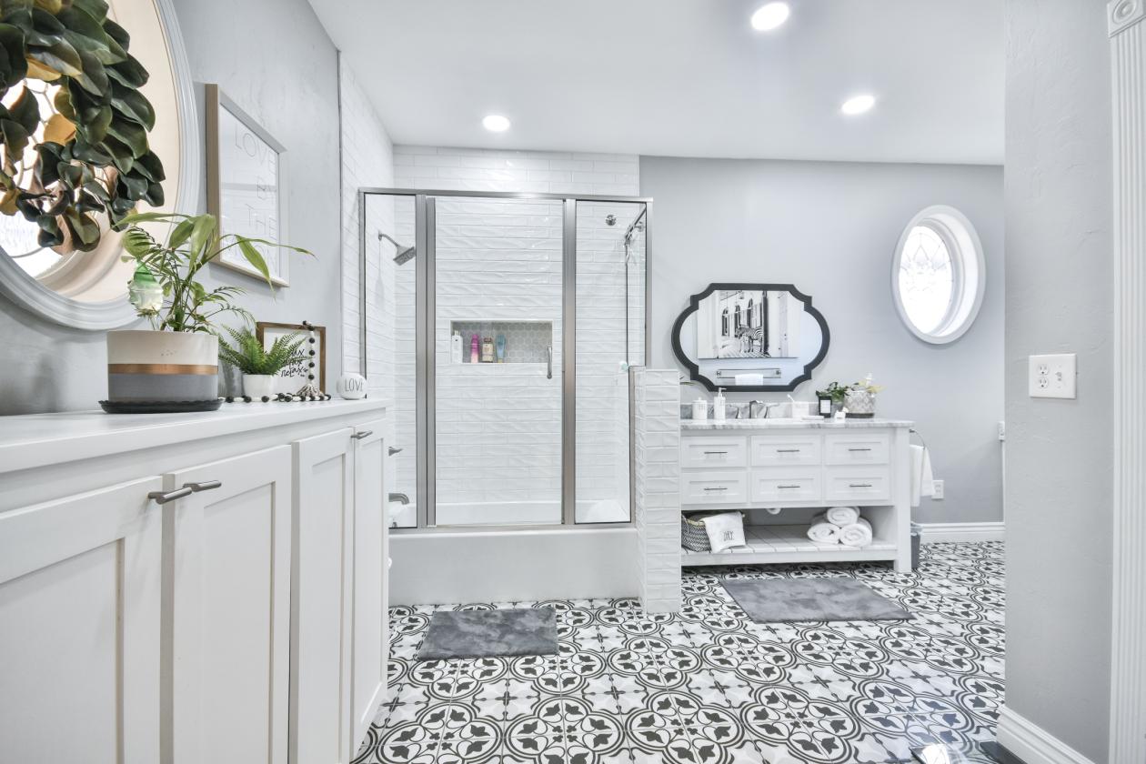 This unique property offers it all! - photo 8