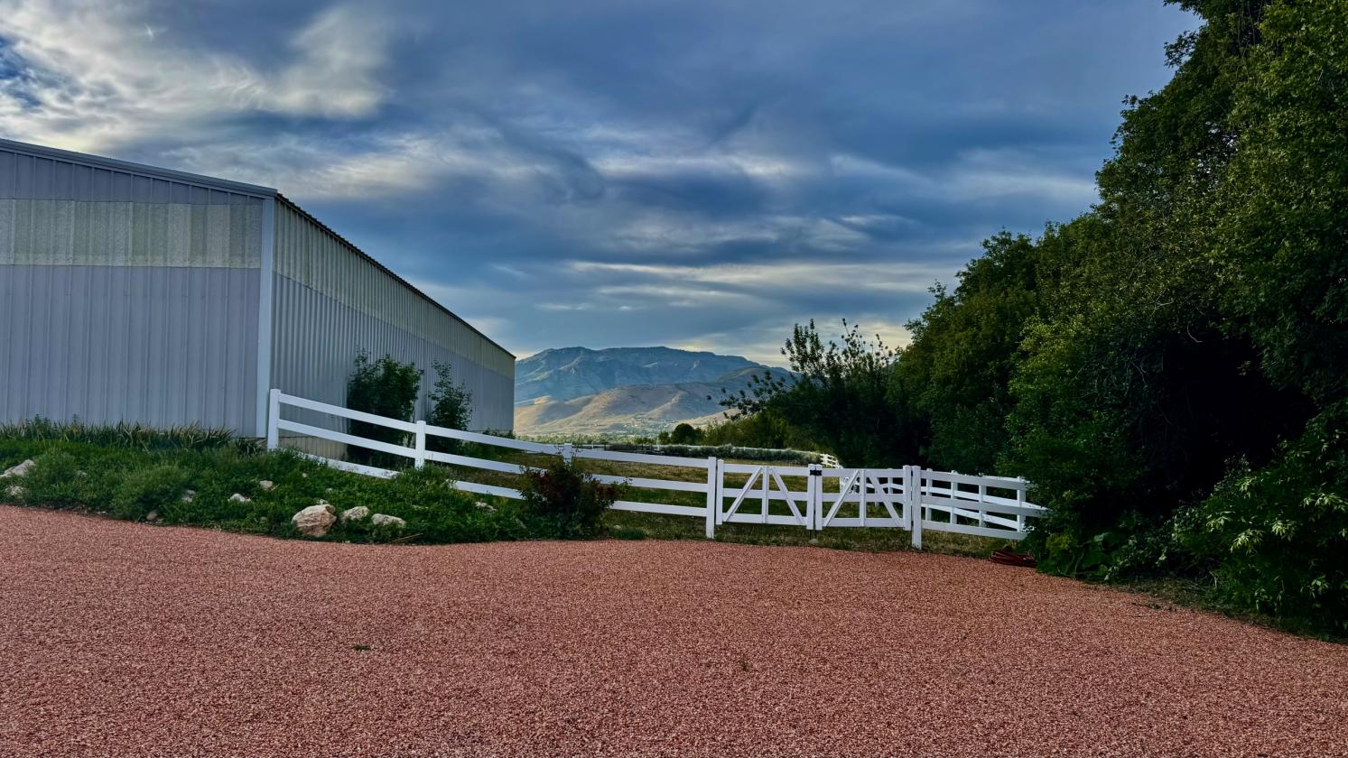 Enchanting Equestrian Estate with Covered Riding Arena - photo 28