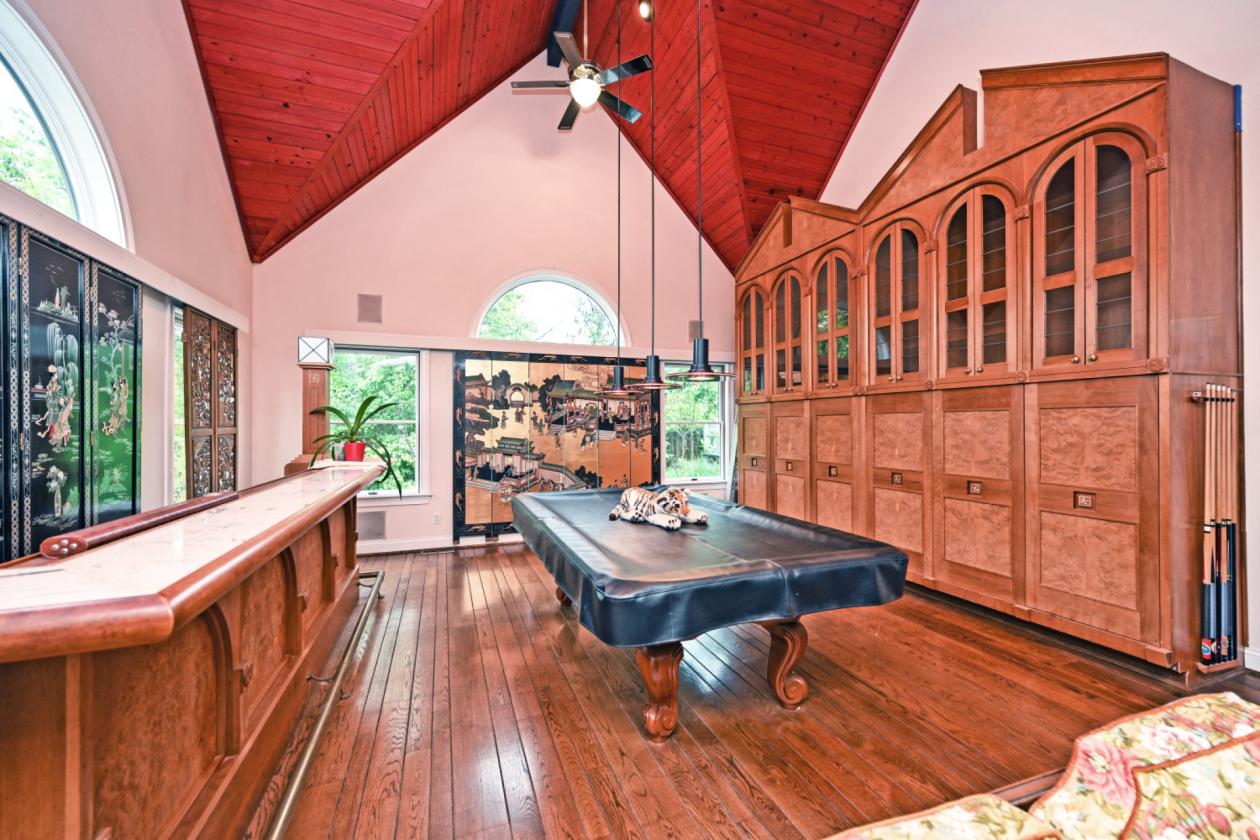 Luxury Equestrian Horse Ranch w/ 6-stall barn! - photo 24