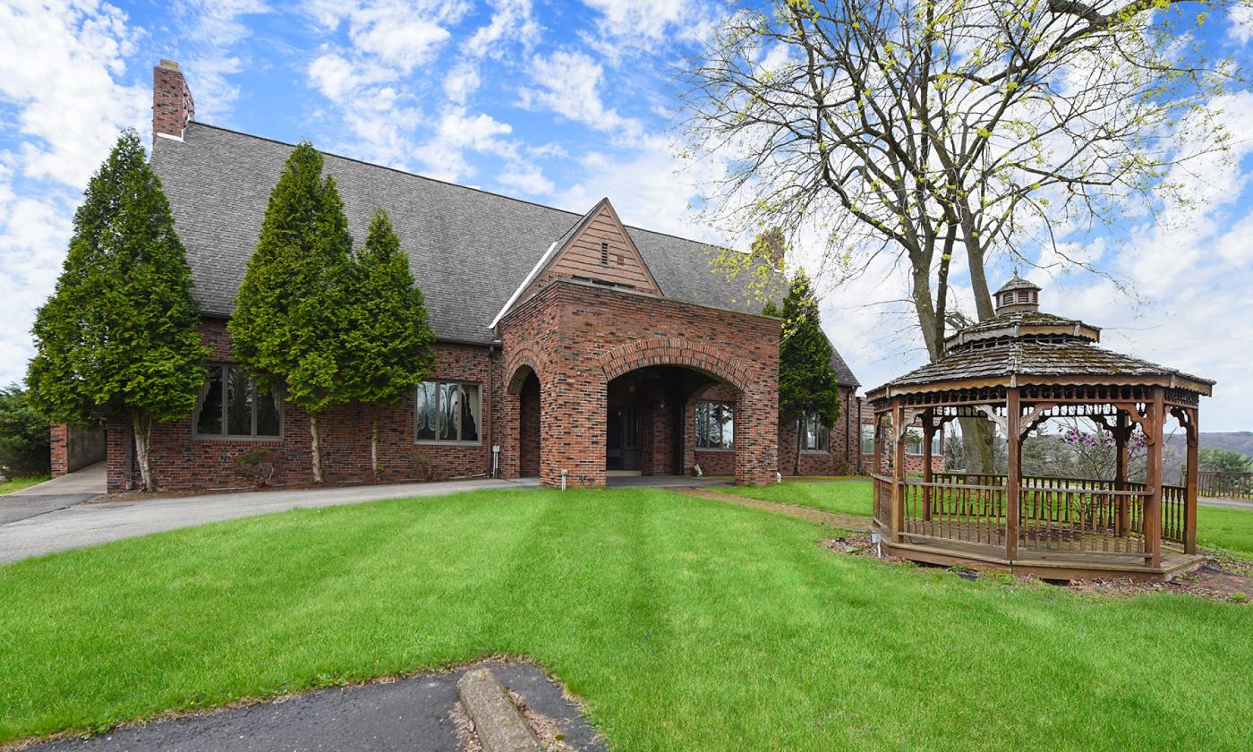 86 acres,  English Estate, Former Golf Course - photo 2