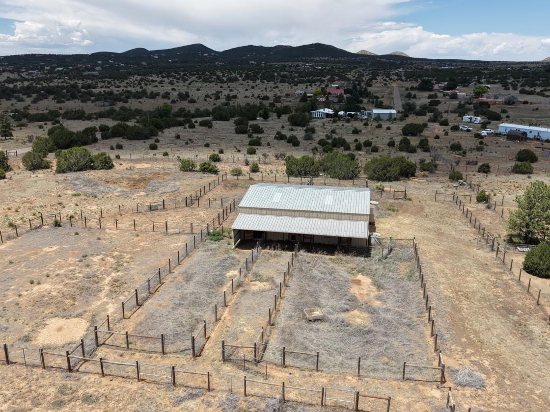 Fabulous, one of a kind horse property - photo 20