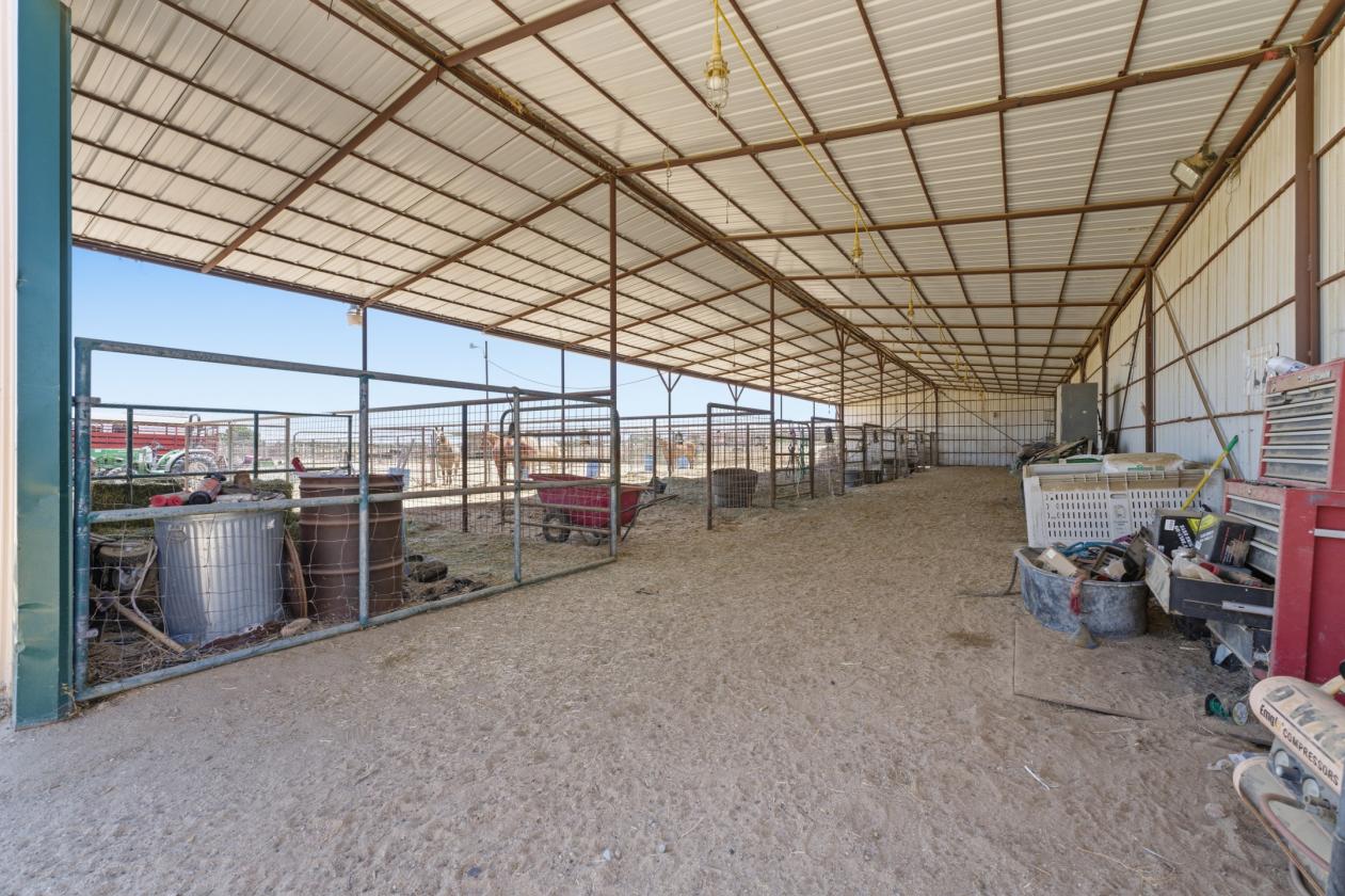 Turn key Ranch in west Lancaster - photo 18
