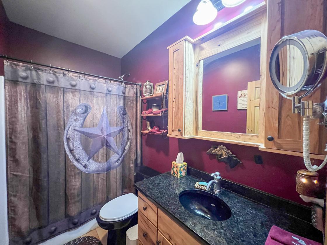 Horse/Hobby Farm on 17 Acres - photo 25
