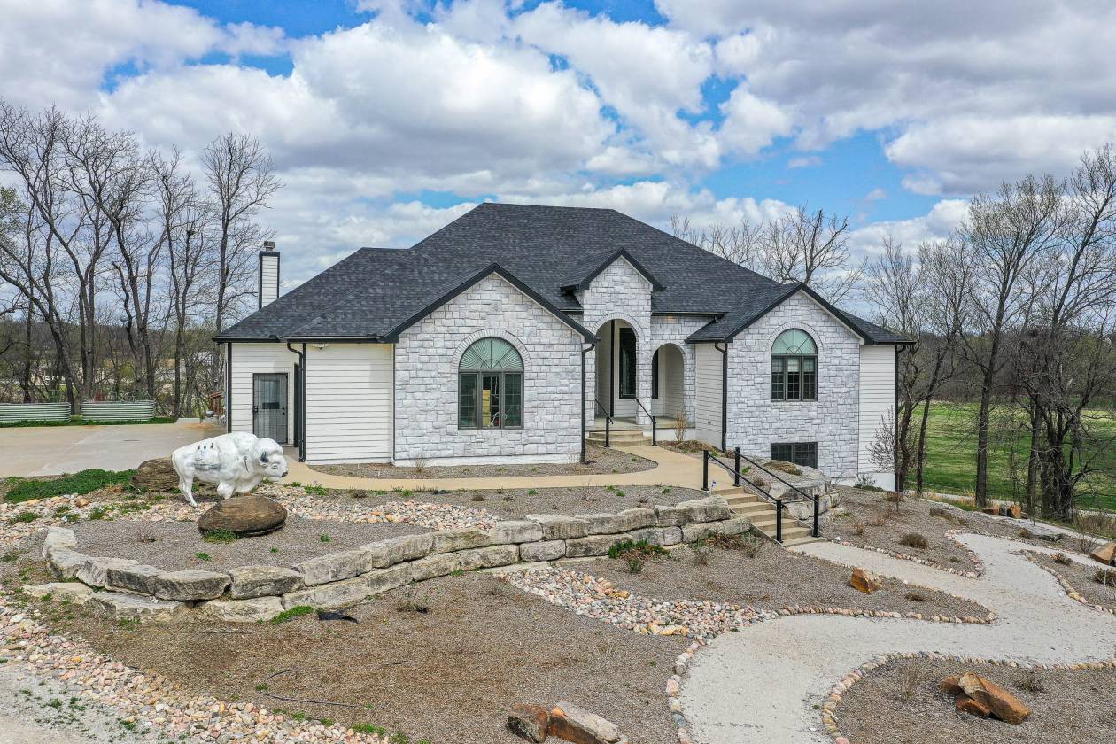 Horse Property for sale.