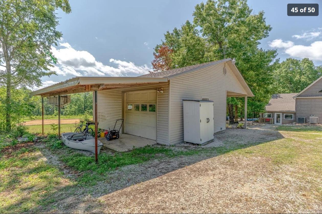 Luxury Home, Barn, Pasture, Riding Arena, 27 Acres - photo 28