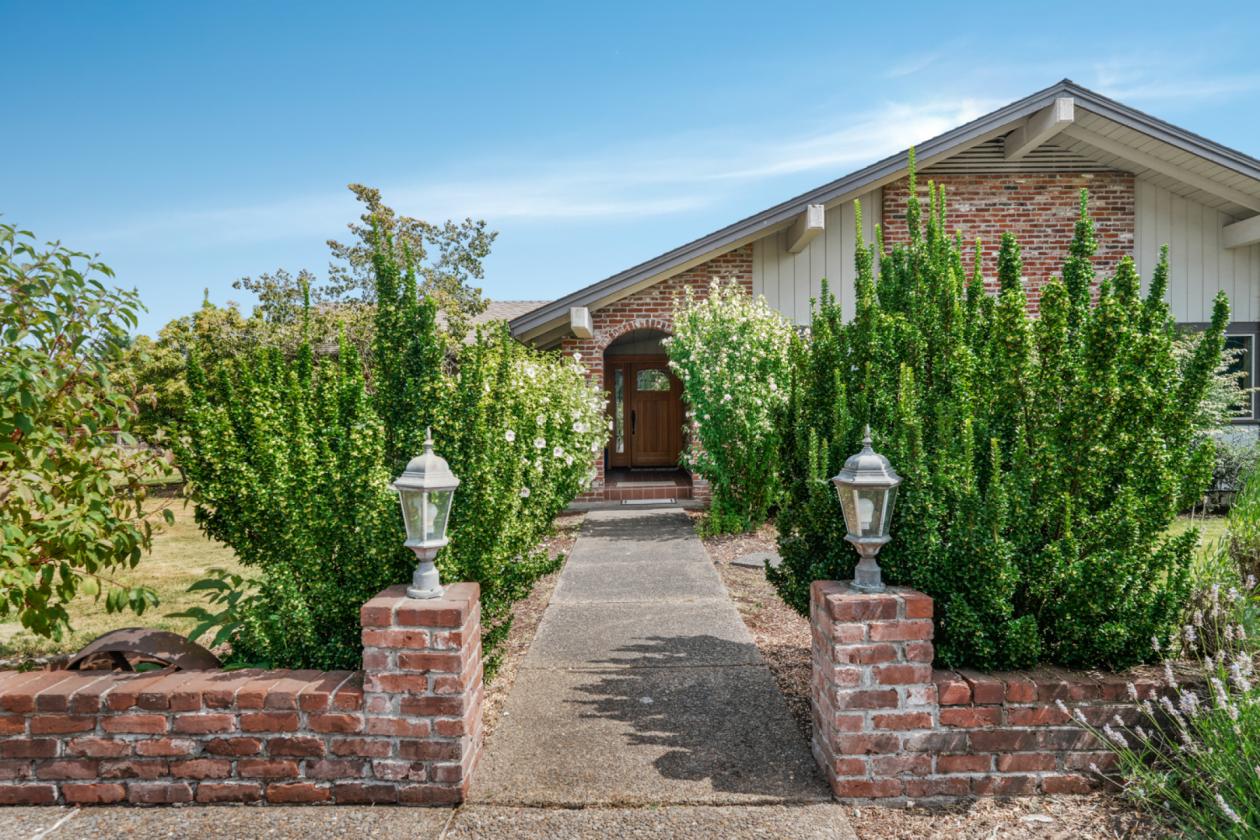 The Ultimate Horse Property with Indoor Arena - photo 3