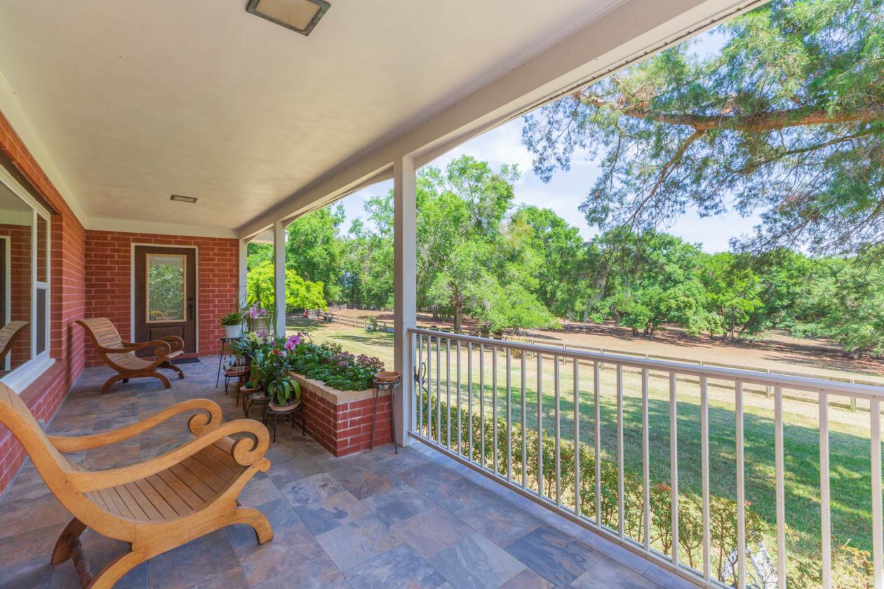 19.4 ACRE HILLTOP ESTATE - photo 4