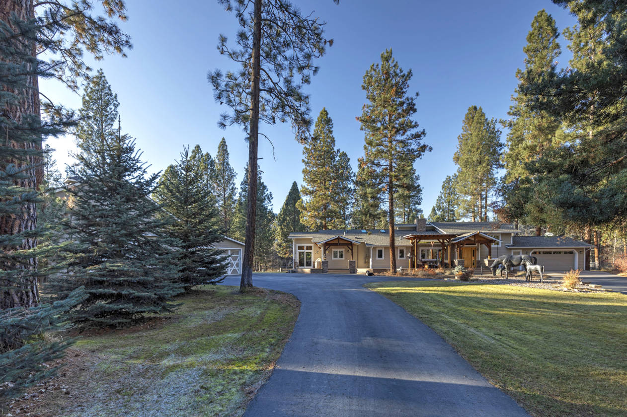 Executive Horse Property in The Beautiful Bitterroot Valley Florence