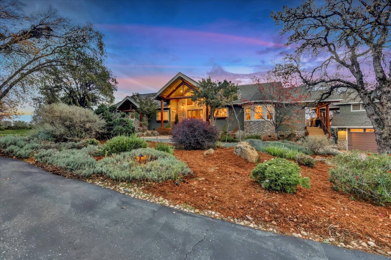 Horse Property for sale.