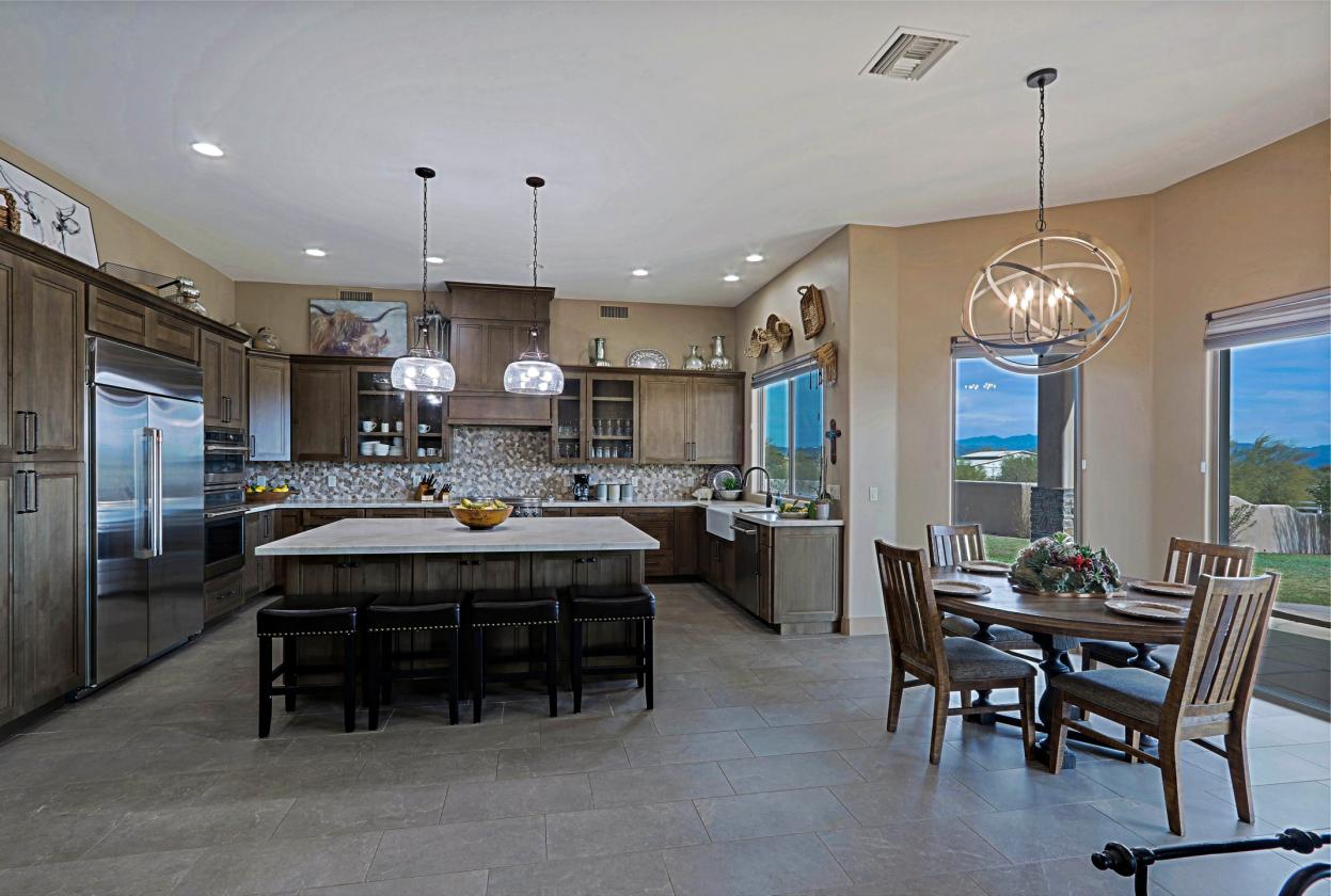 Exceptional 5 Acre Estate with a Designer Barn - photo 10