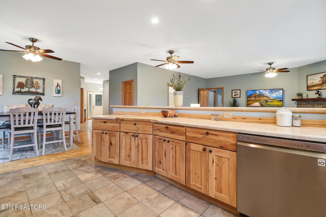 Modern Basement Ranch in BSF Equestrian community - photo 9
