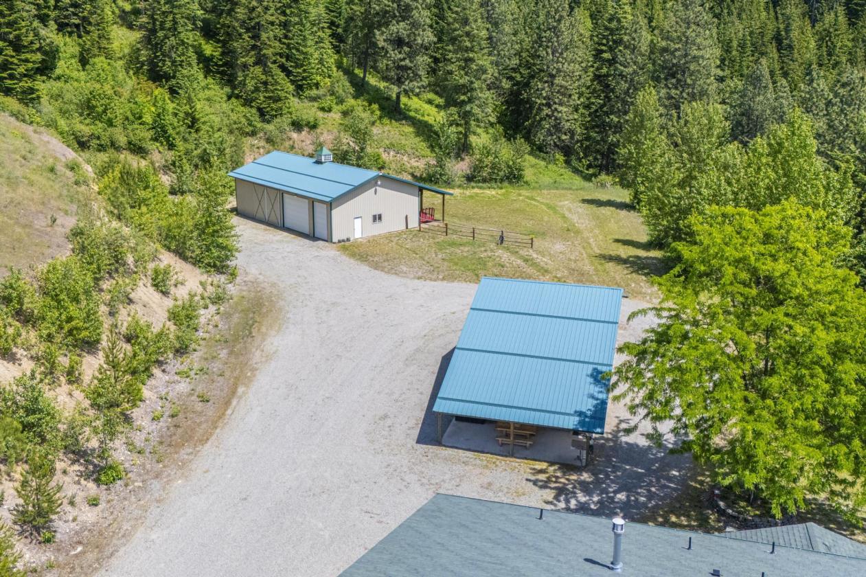 Stunning custom estate, bring your horses! - photo 3
