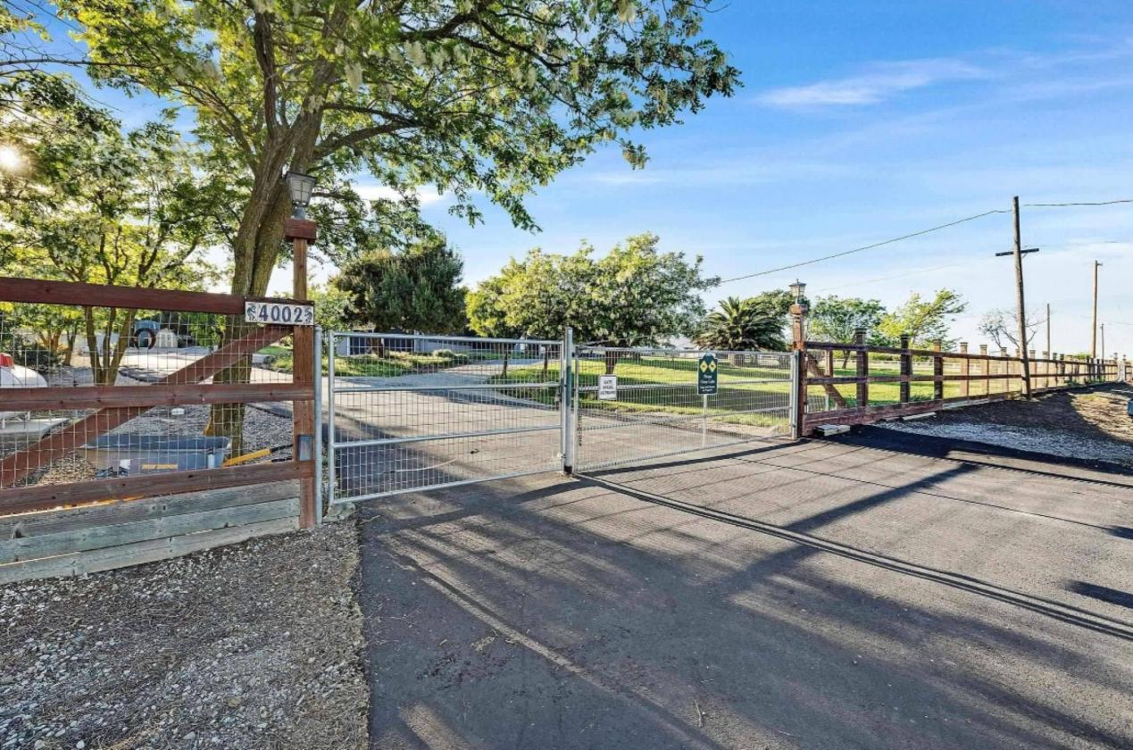 Full Moon Ranch - photo 4