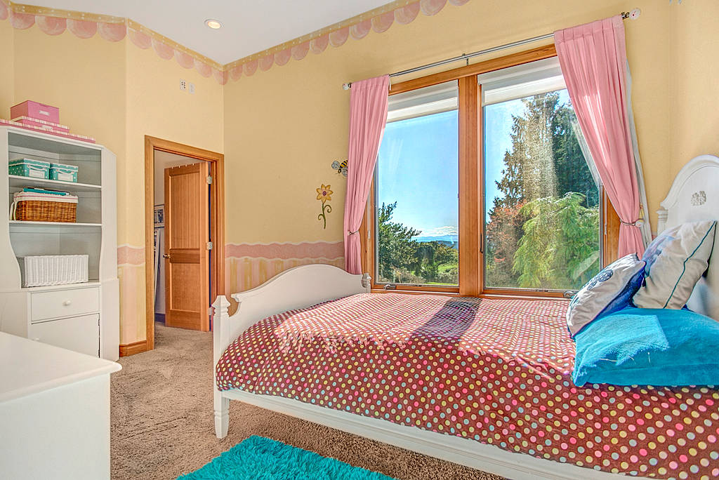 Noble Ridge Estates Million Dollar Home and Views on... Graham