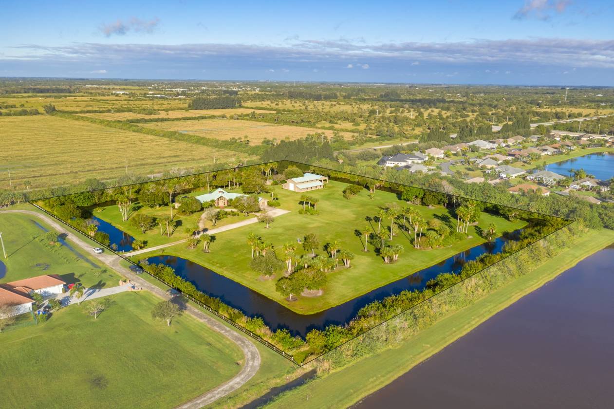 Spectacular estate home on 9+ acres in Vero Beach Vero Beach, Indian