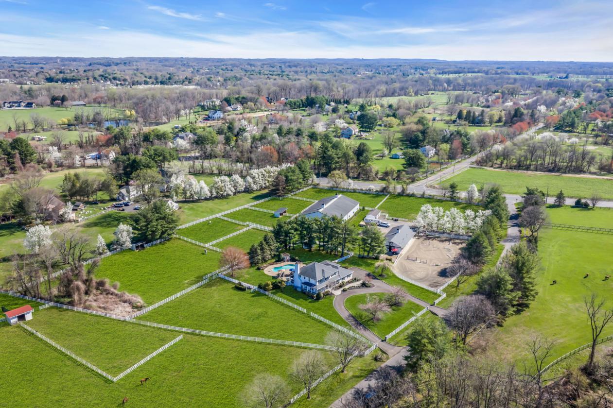 Remarkable Equestrian Estate on 6 Acres - photo 14