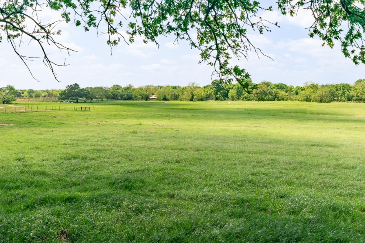 Scenic 64 Acre Horse & Cattle Property - photo 28