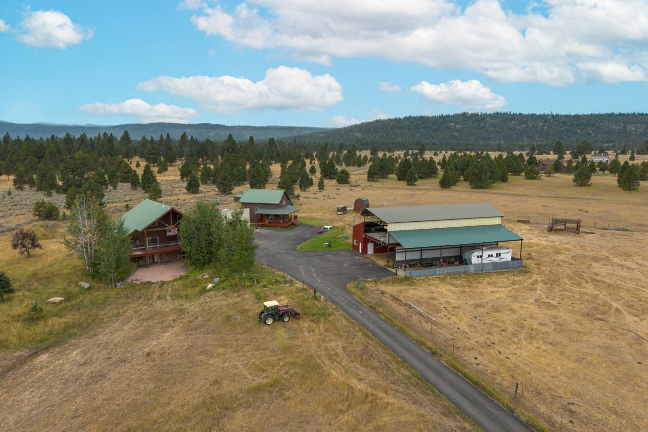 Horse Property in a mountain town - photo 3
