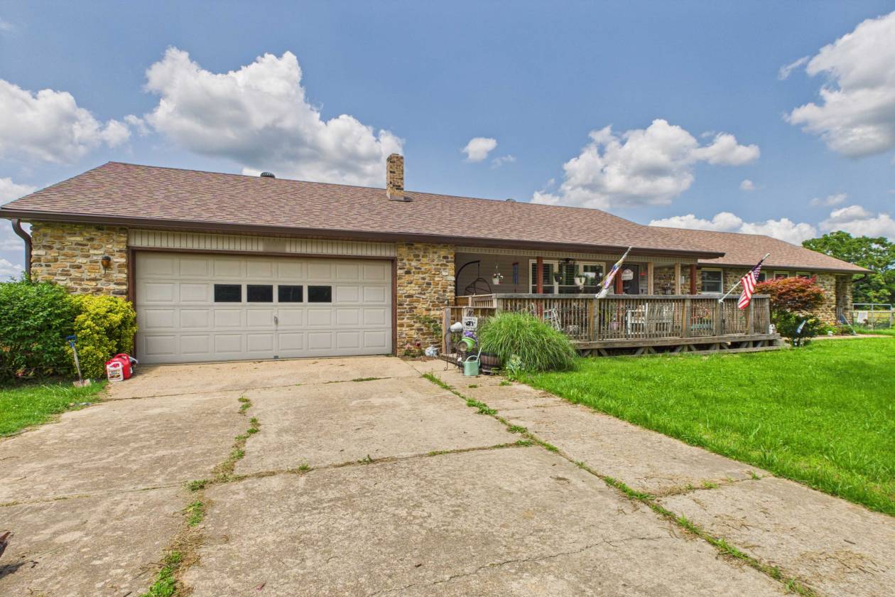 Horse Property for sale.