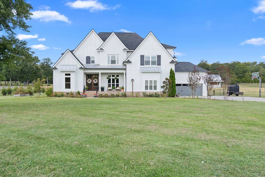 Horse Property for sale.