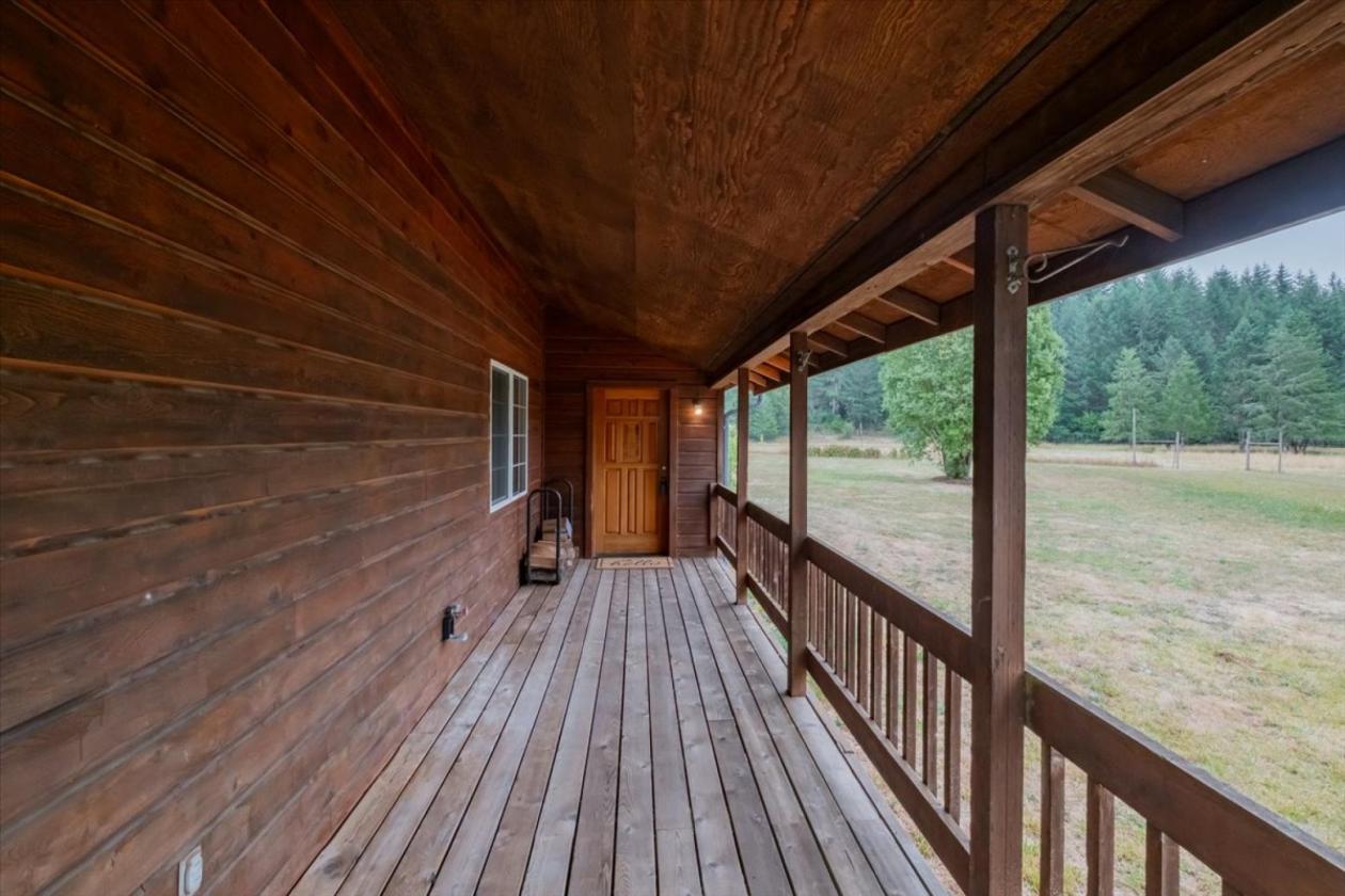 Pristine Hobby Farm in Coastal Oregon with a Creek - photo 4