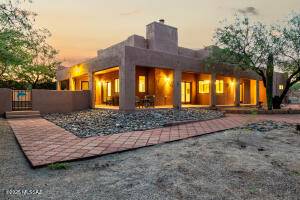 Horse Property for sale.