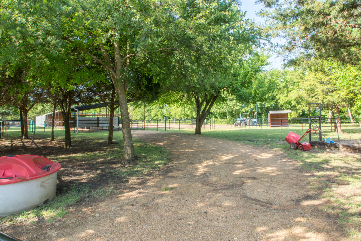 Horse property for sale with trees, creeks and ponds in... Van