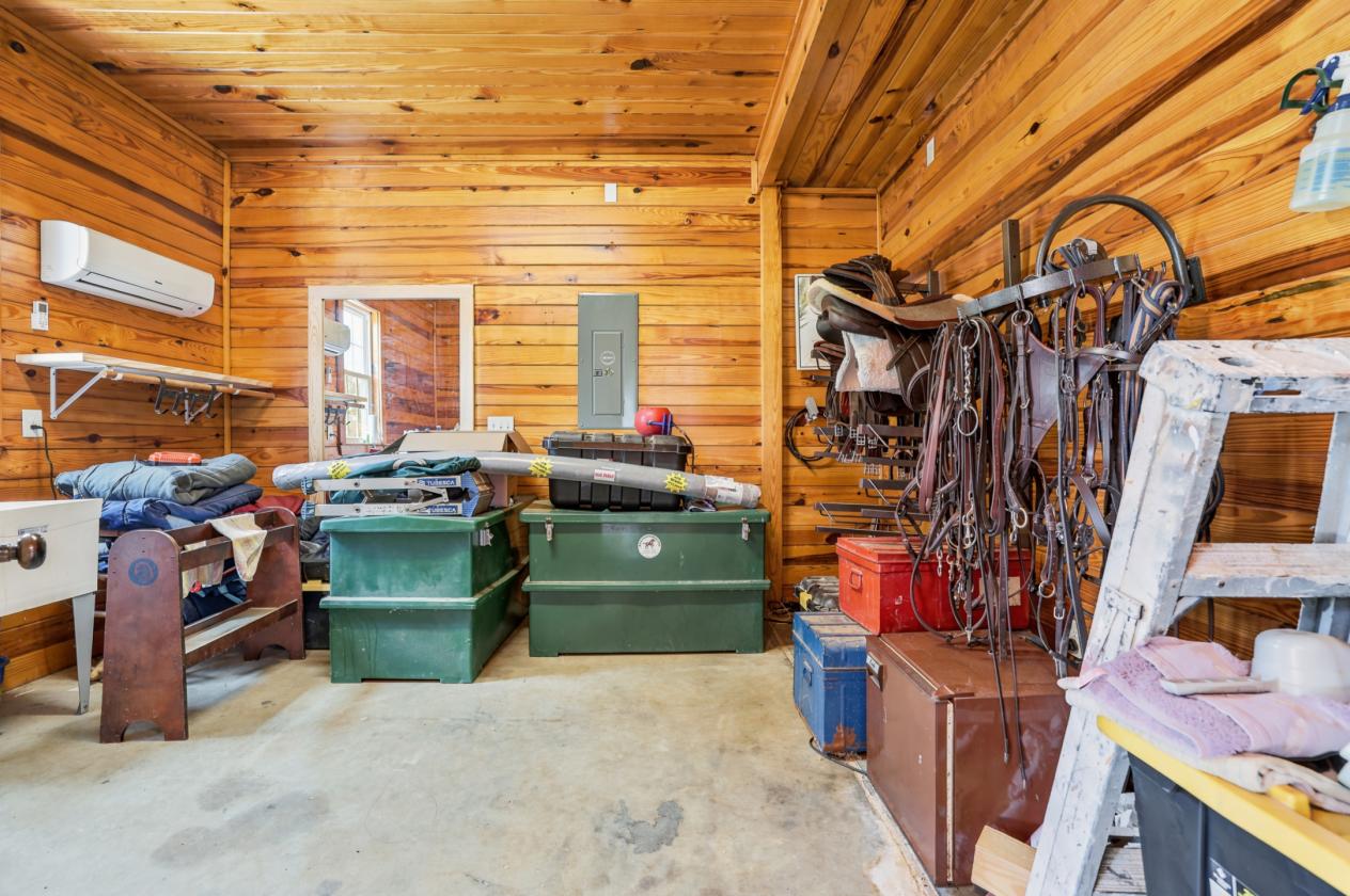 Thoughtfully Designed Luxury Equestrian Estate - photo 5