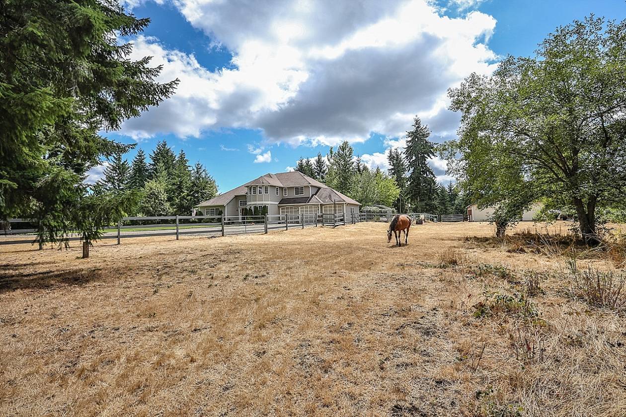 Beautiful Equestrian Estate Port Orchard, Kitsap County, Washington