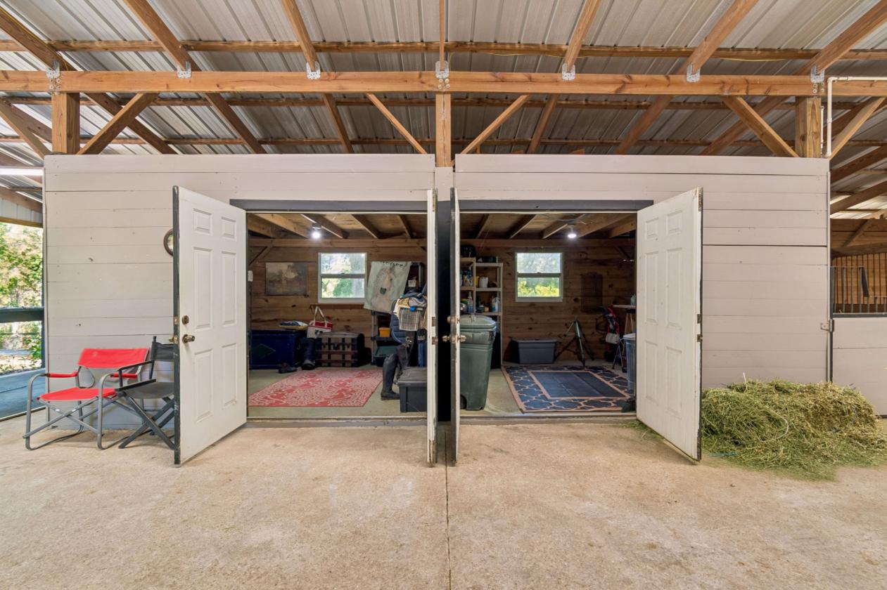 17 acre horse farm HIGH AND DRY with arena & barn - photo 15