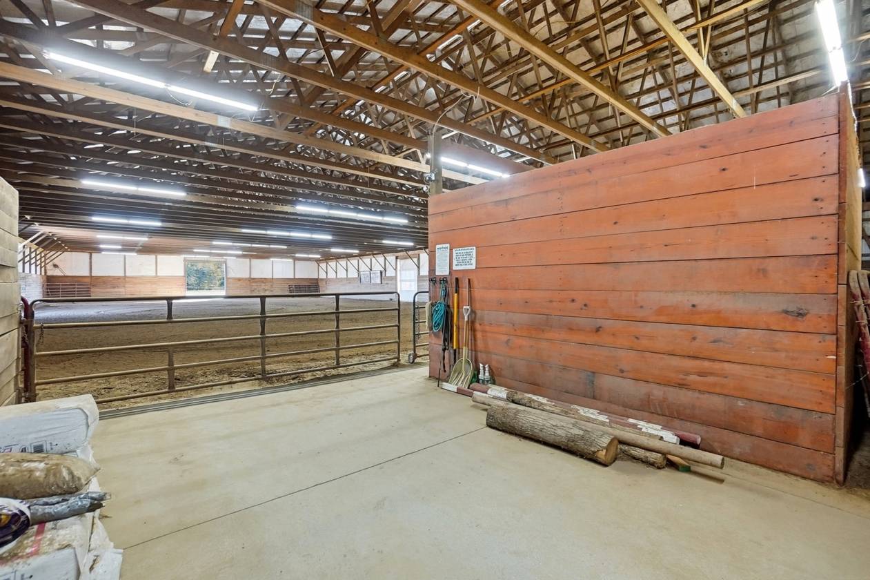 Professional Equestrian Facility on 17 acres - photo 14