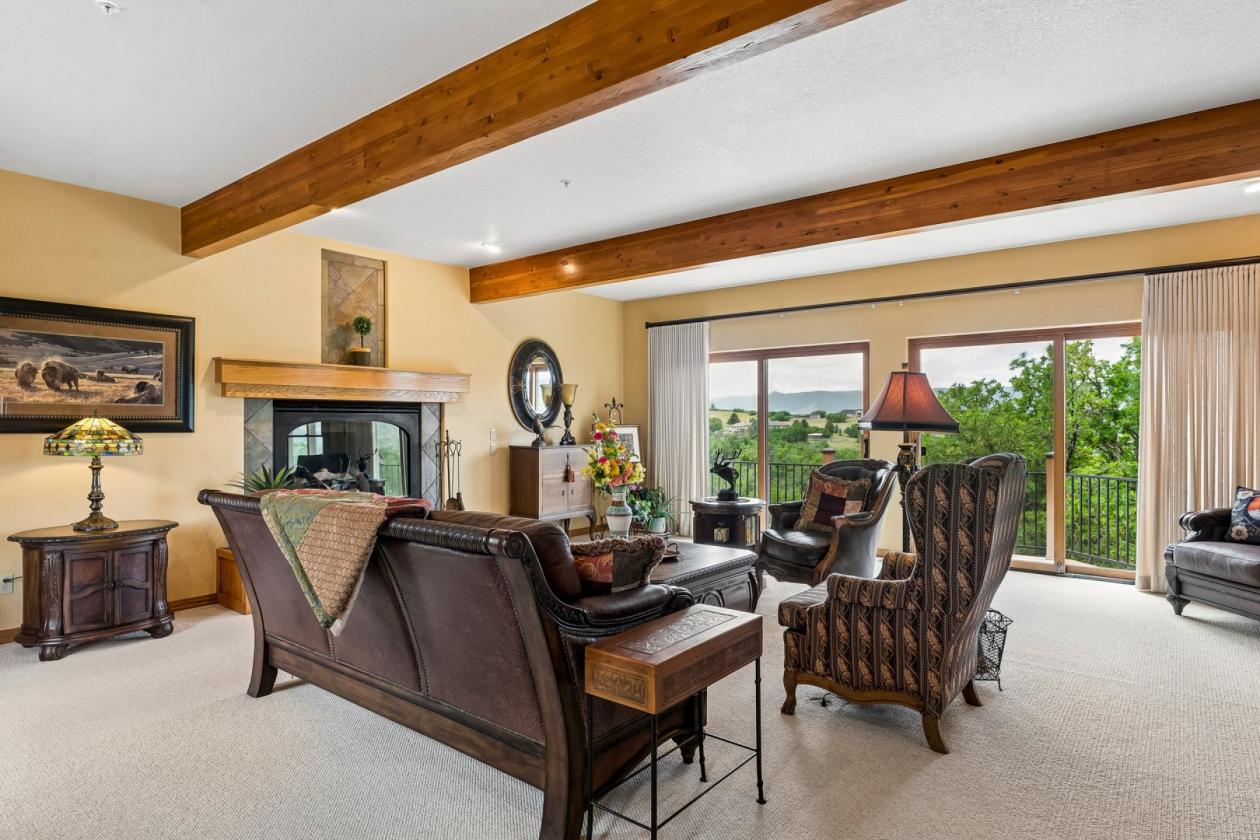 Immaculate home in the heart of Sedalia - photo 4
